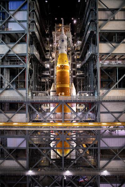 SLS platforms retracted in the VAB
